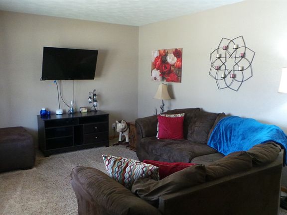 3rd image of 1236 Columbian Ave