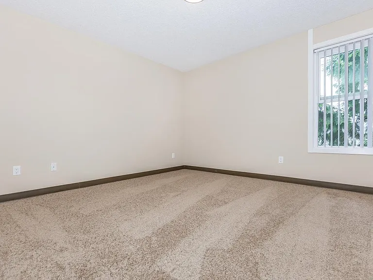 Corinthian Apartments — Photo 55