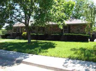 1072 SW Sunflower Ct, Topeka, KS 66604