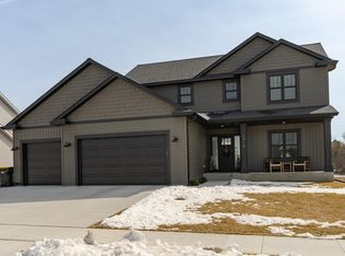 2414 Phoenix Rd SW, Rochester, MN 55902