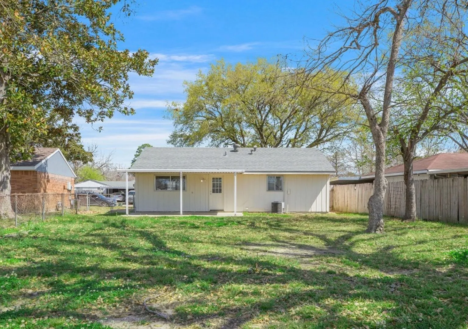 3 Bed 1 Bath Home — Photo 4