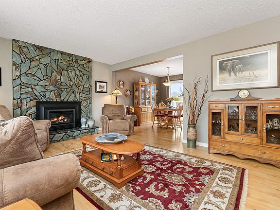5th image of 46052 Higginson Rd