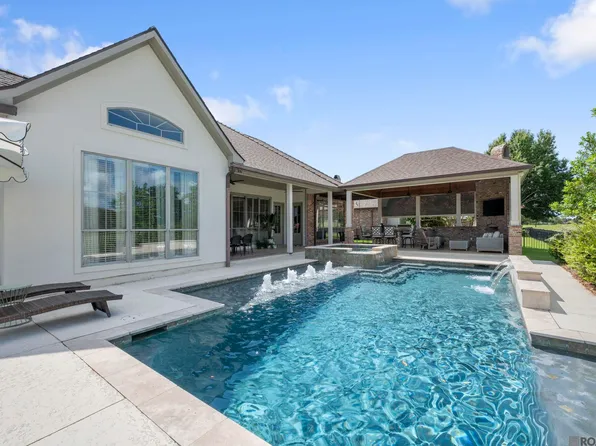40212 Swan Cir, Gonzales, LA 70737