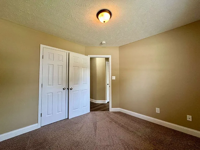 230 Hunters Creek Dr — Photo 16