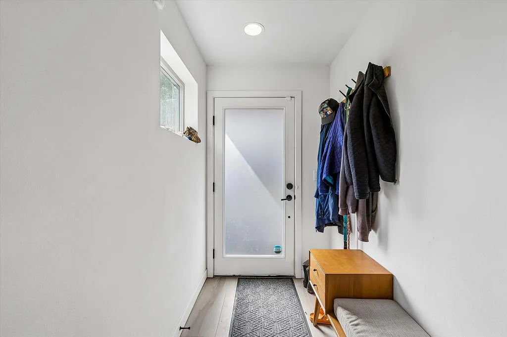 1506 S Hill St - 4 bedrooms — Photo 4