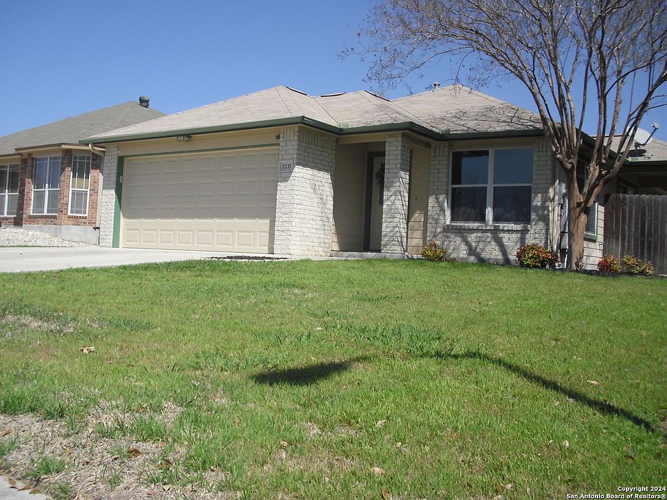 1st image of 2237 Bentwood Dr