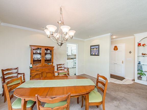 4th image of 22255 Runnymede St