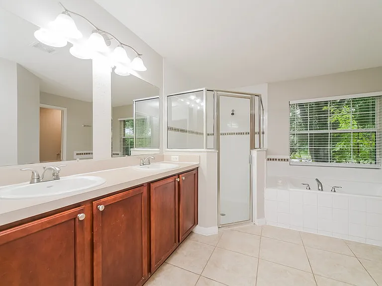 426 Disston Ave — Photo 12