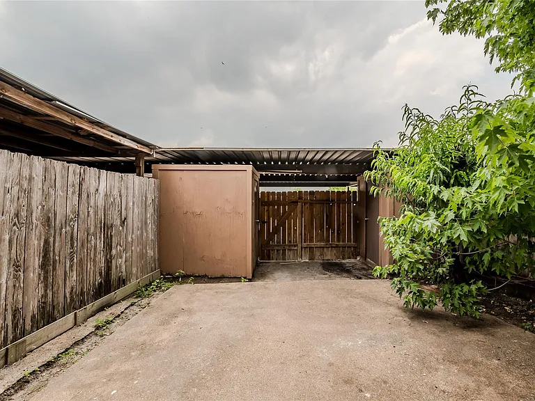 1803 Country Village Blvd — Photo 37