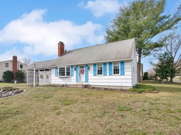 3 Diamond Drive, Enfield, CT 06082