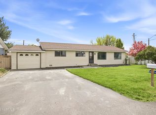 1816 Beacon Rd, Grandview, WA 98930