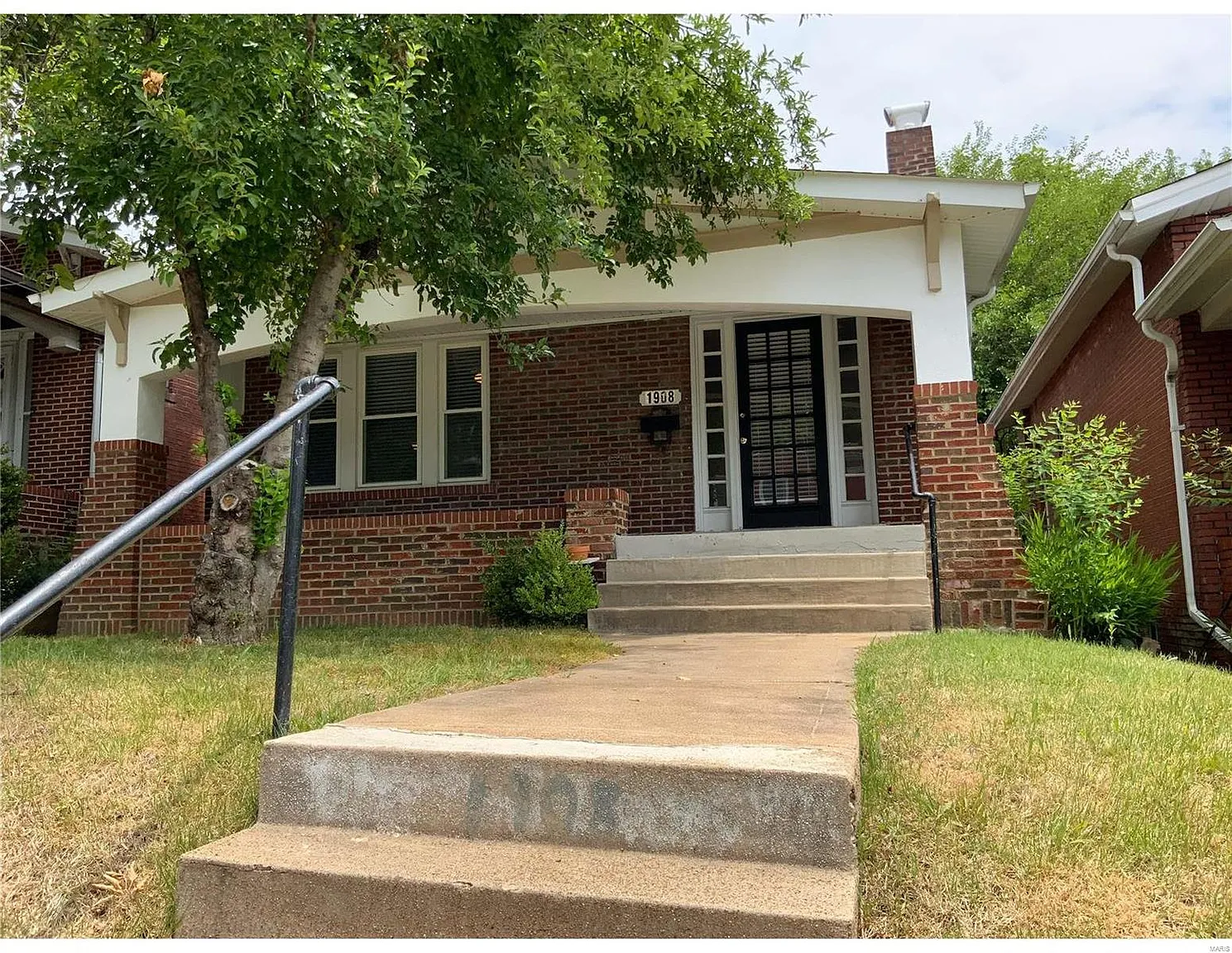 1908 Forest Ave photo 1