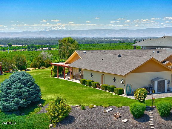 3rd image of 347 Ballard Rd