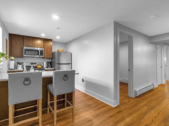 2nd image of 519 Virginia St APT 8