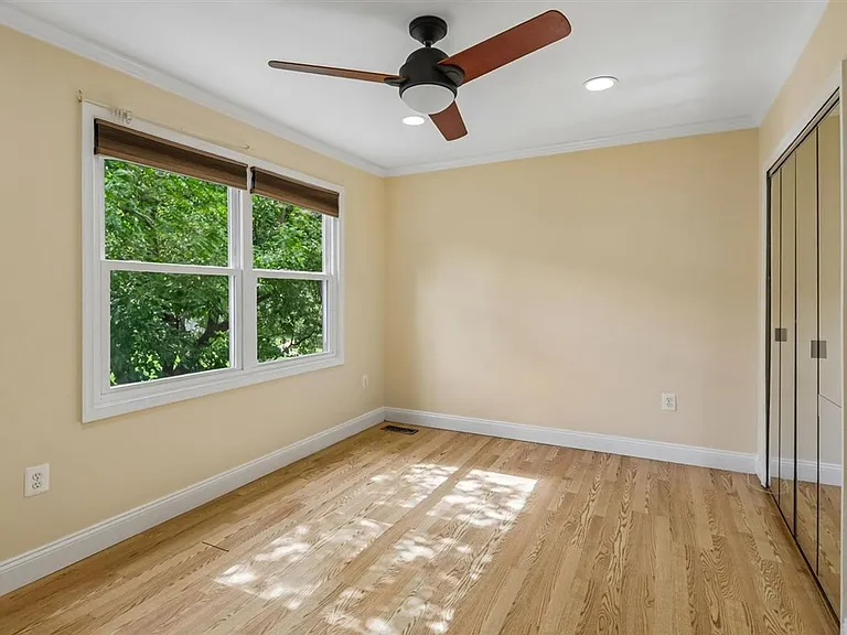 4 Kirkfield Ct — Photo 15