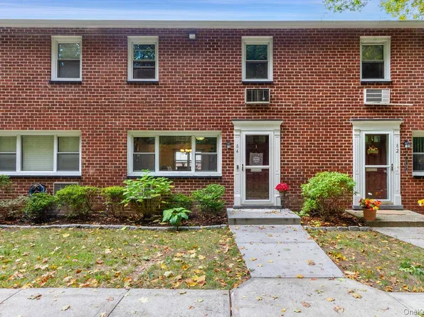 84 Charter Circle #84, Ossining, NY 10562