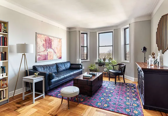 Sold by Compass | media 7