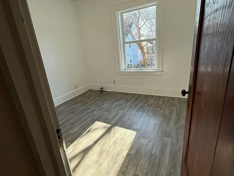1732 Saint Paul St — Photo 8