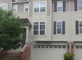 3366 Kentshire Cir, Aurora, IL 60504