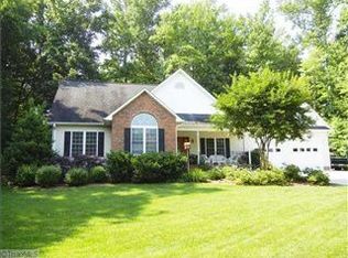 114 Irishman Pl, Advance, NC 27006