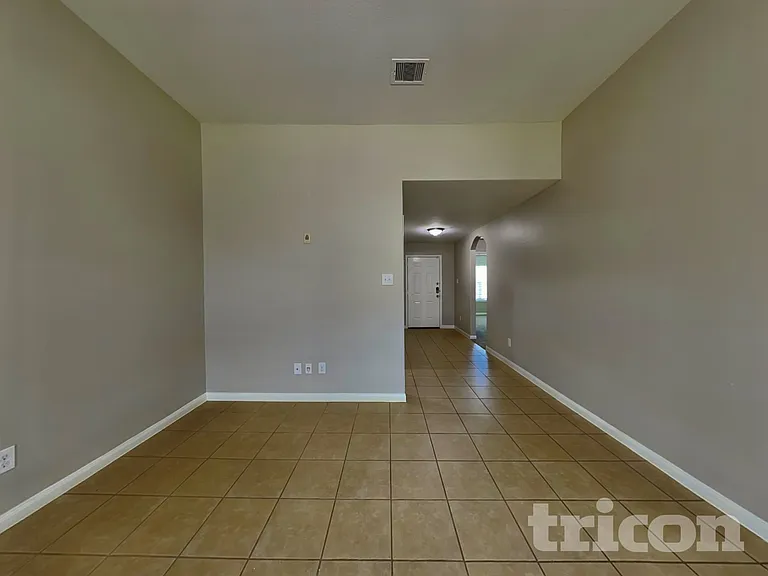 336 Comanche Plains Rd — Photo 2