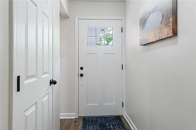 3 bed, 1.5 bath, 1362 sqft, $1,700 — Photo 3