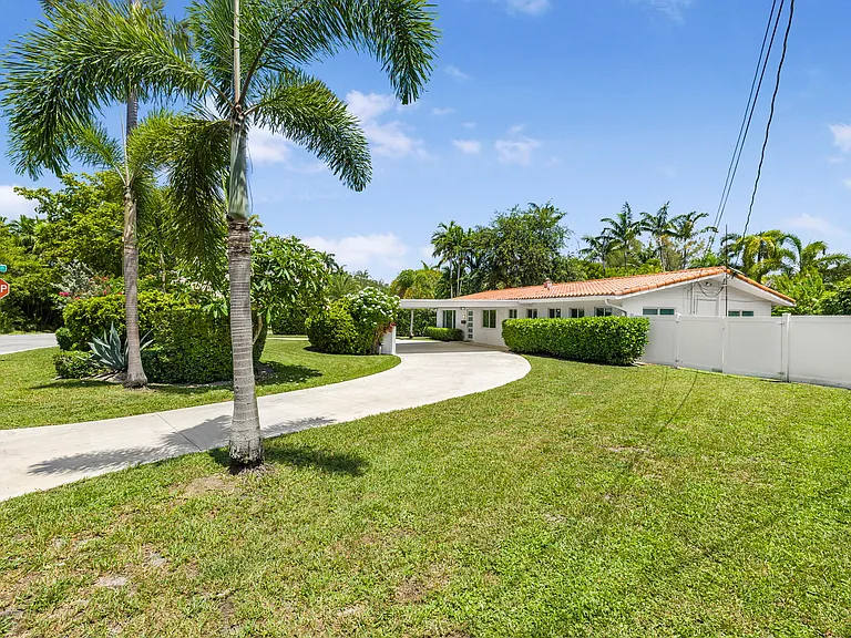 11121 Griffing Blvd — Photo 43