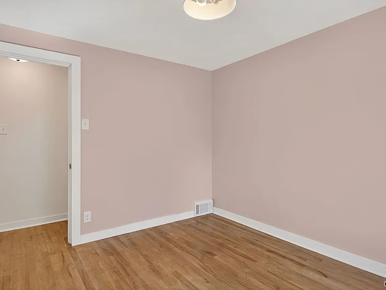 423 Wendell Ter — Photo 34