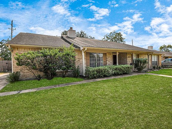 4th image of 19411 Lazy Valley Dr