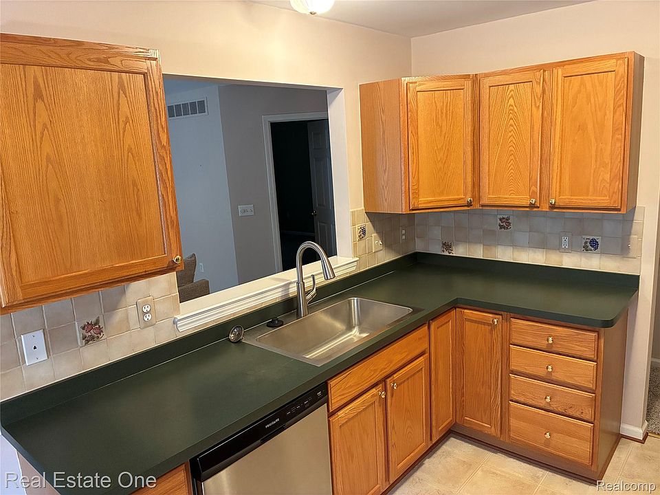 1040 Bird Song Ln, photo 6