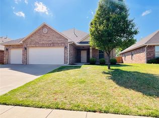 209 Kimberly Dr, Edmond, OK 73003