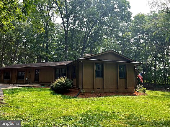 2nd image of 335 Acorn Cir