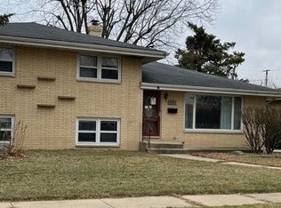 18331 Rose St, Lansing, IL 60438