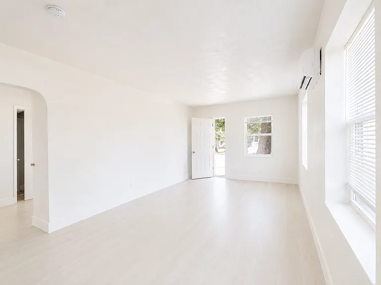2647 Lincoln St #21 — Photo 3