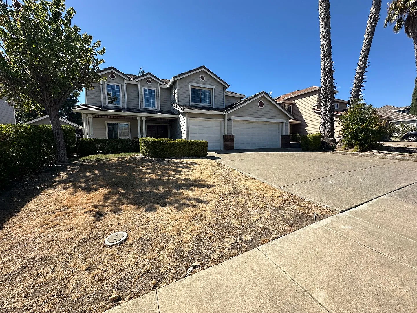 Gorgeous Antioch Home 3 Car Garage w/ SOLAR — Photo 3