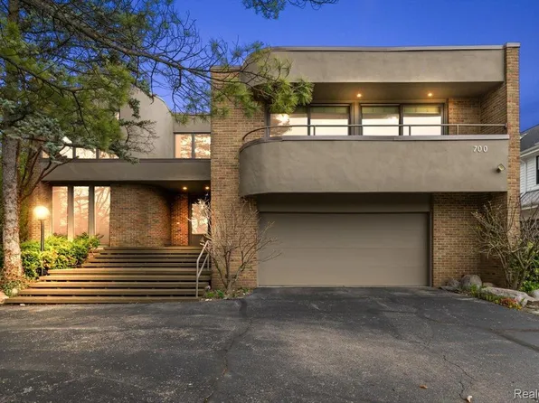 700 Lakeside Rd, Birmingham, MI 48009