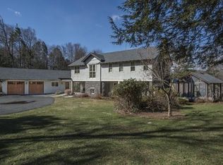 38 Rustlewood Rdg, Northampton, MA 01062