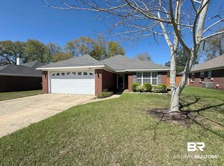 8209 Edgewood Dr, Daphne, AL 36526