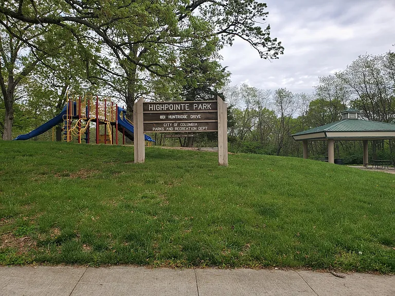 Community park is in walking distance