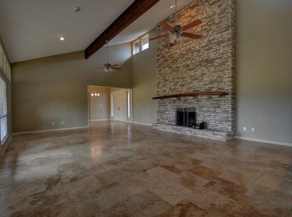 4th image of 717 Oakland Hills Ln