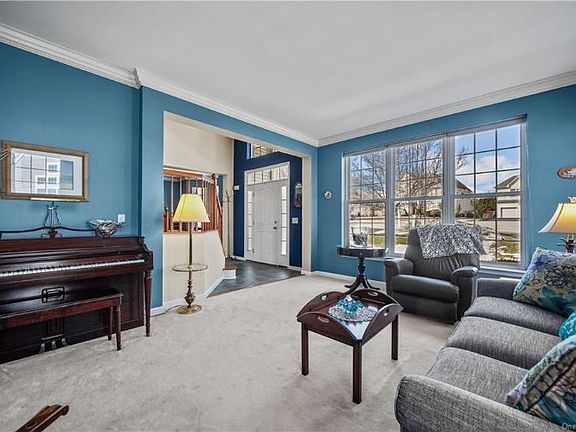 5th image of 6 Tweed Ct