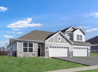 4216 Meadowridge Rd, Woodstock, IL 60098