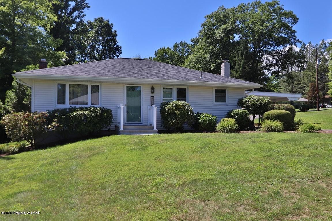 38 Maple Dr, Dallas, PA 18612 | Zillow