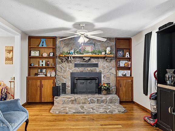 4th image of 7928 Greenwell Rd
