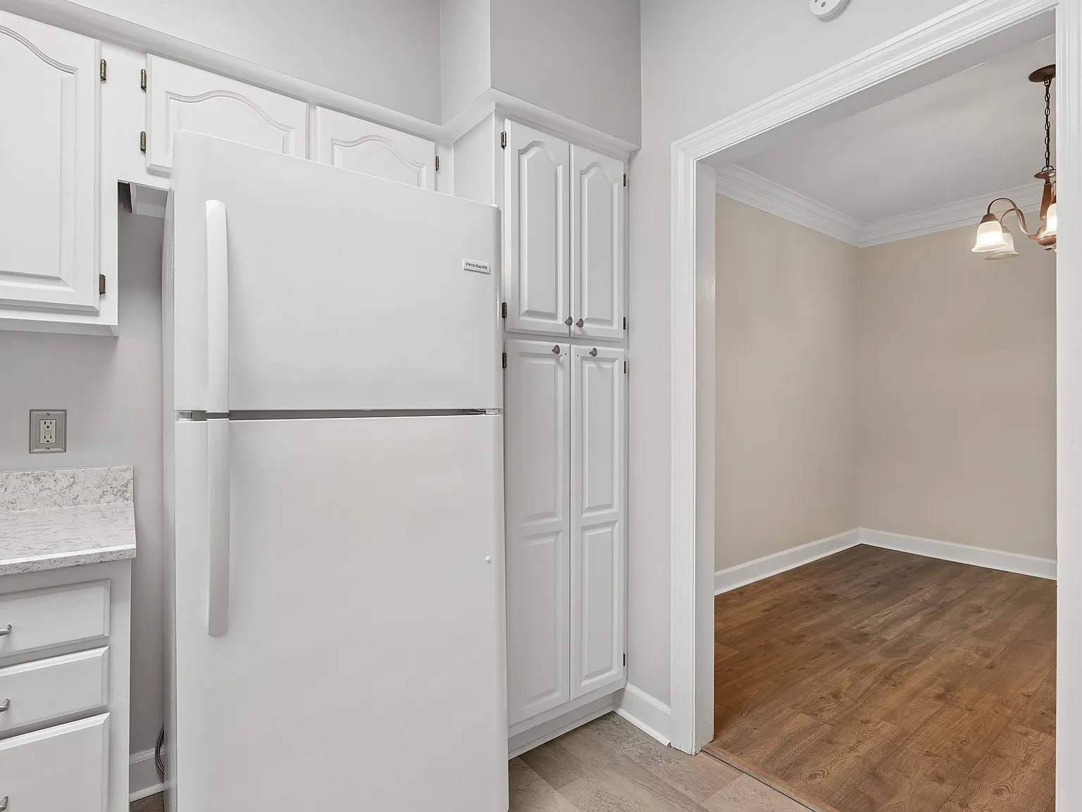 2 bed, 1343 sqft, $2,100 — Photo 2