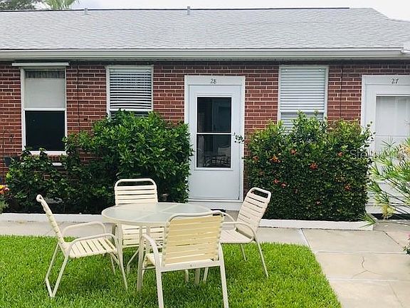 5th image of 908 Villas Dr Unit 28