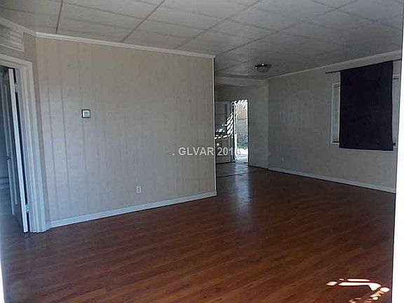 Family Room/eating nook