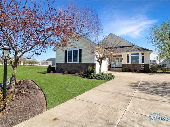 1239 Catawba Bay Dr, Port Clinton, OH 43452