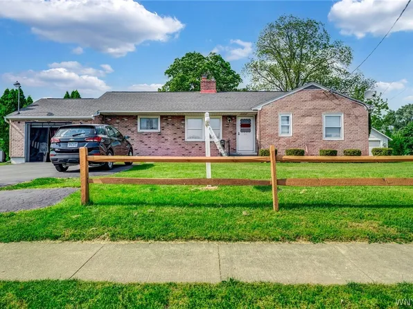 6173 Ketchum Ave, Newfane, NY 14108