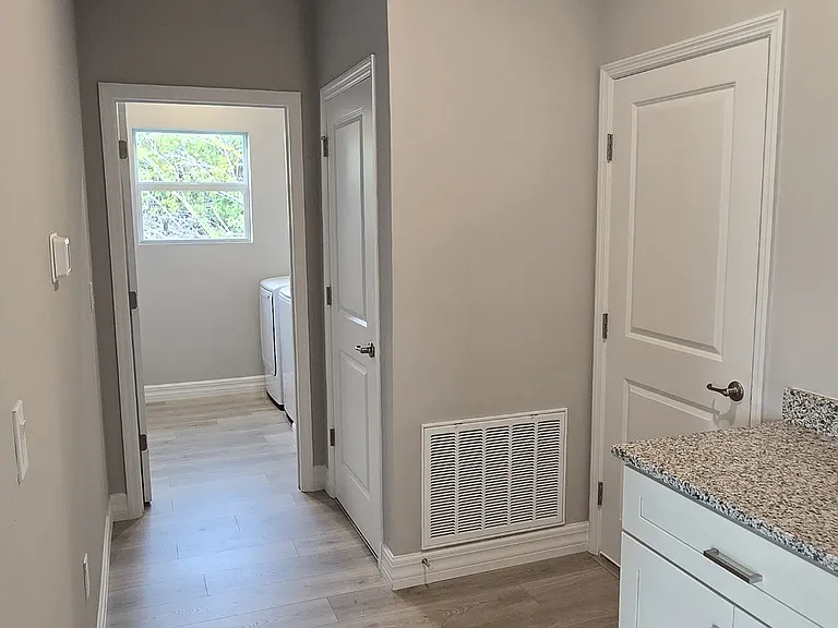 203 Wright Dr — Photo 3